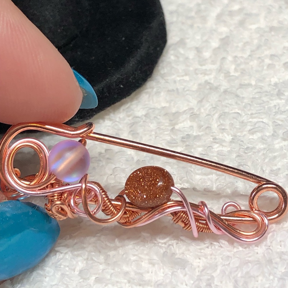 📌💕small handmade pin/brooch-rose gold NEW